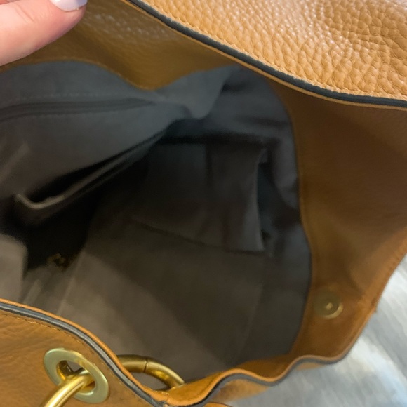 Vince Camuto leather shoulder bag (style VC-RYTON - SL) - Picture 7 of 12
